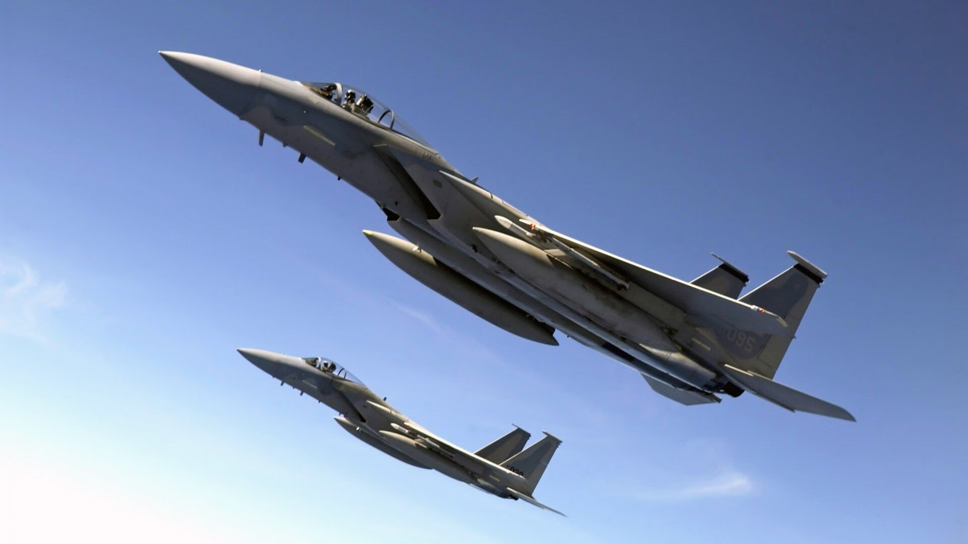 后卫线竞争激烈谁能成为国家队新大脑，后卫什么