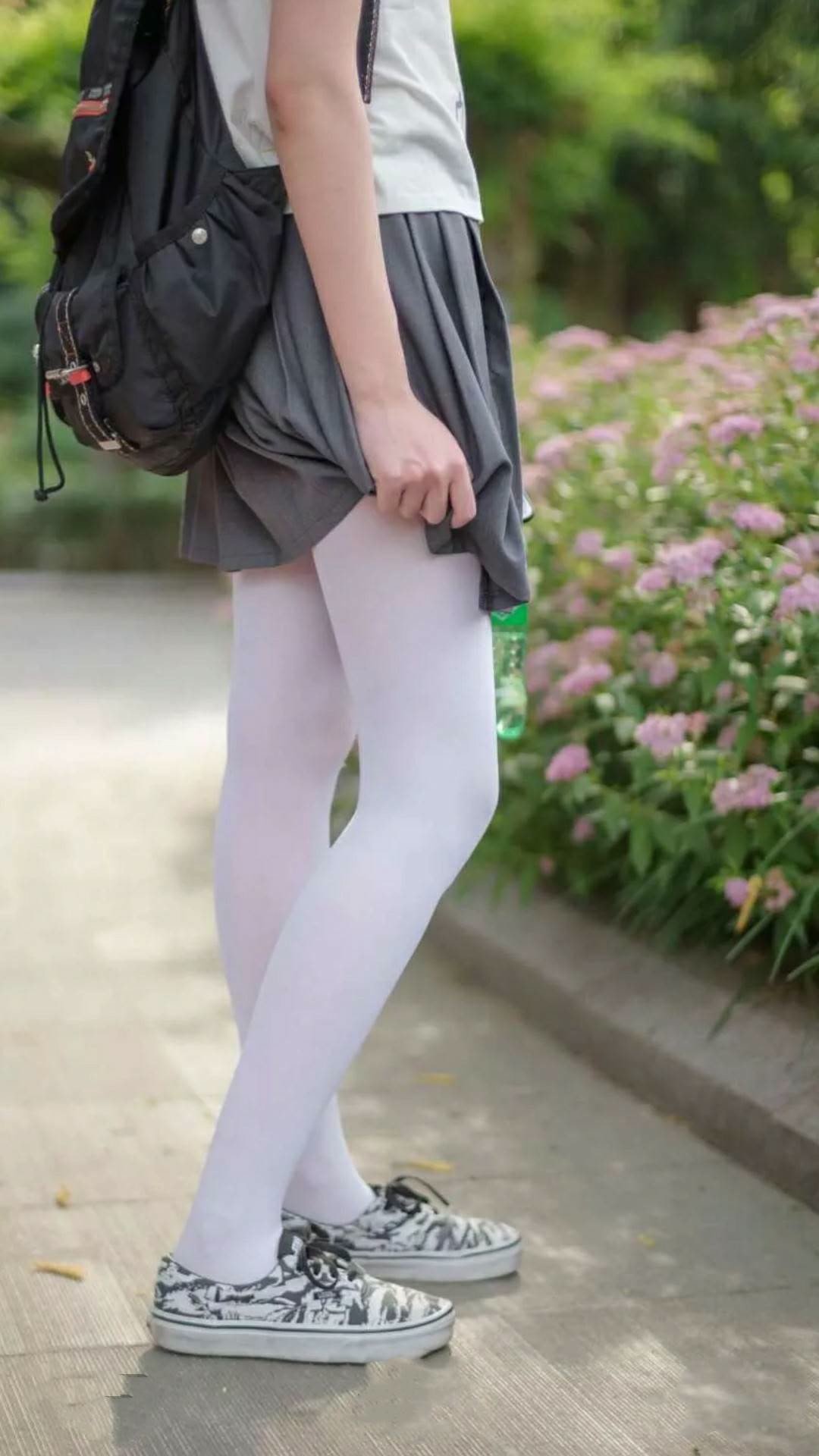 都灵中场厚度保障防线稳定性,都灵主场球衣